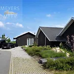 Сasa de vacaciones Schwarzes Holzferienhaus Mit Sauna In -- Sonneneck -- 500m Zum Ostsee-strand, 4 - 6 Personen