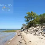 Schwarzes Holzferienhaus Mit Sauna In -- Sonneneck -- 500m Zum Ostsee-strand, 4 - 6 Personen Zierow