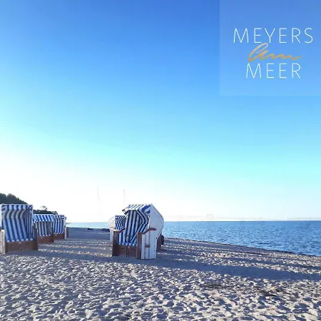 Ferienhaus Schwarzes Holzferienhaus Mit Sauna In -- Sonneneck -- 500m Zum Ostsee-strand, 4 - 6 Personen *