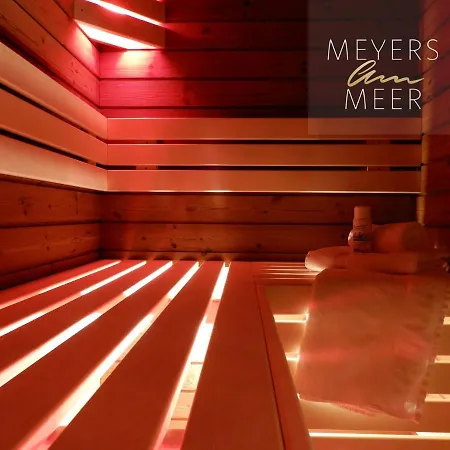 Schwarzes Holzferienhaus Mit Sauna In -- Sonneneck -- 500m Zum Ostsee-strand, 4 - 6 Personen