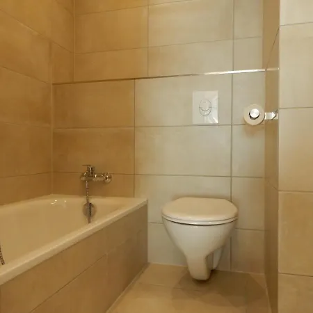 度假居 Schwarzes Holzferienhaus Mit Sauna In -- Sonneneck -- 500m Zum Ostsee-strand, 4 - 6 Personen 齐罗