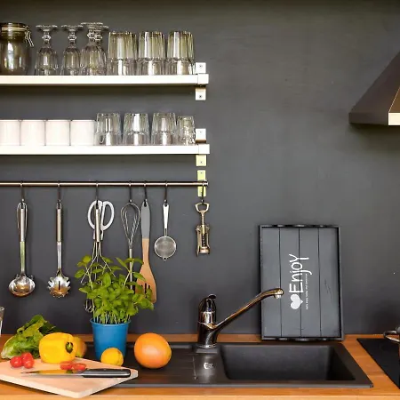 Schwarzes Holzferienhaus Mit Sauna In -- Sonneneck -- 500m Zum Ostsee-strand, 4 - 6 Personen *