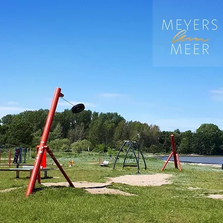 Schwarzes Holzferienhaus Mit Sauna In -- Sonneneck -- 500m Zum Ostsee-strand, 4 - 6 Personen Ferienhaus Zierow