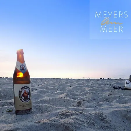 Schwarzes Holzferienhaus Mit Sauna In -- Sonneneck -- 500m Zum Ostsee-strand, 4 - 6 Personen 齐罗