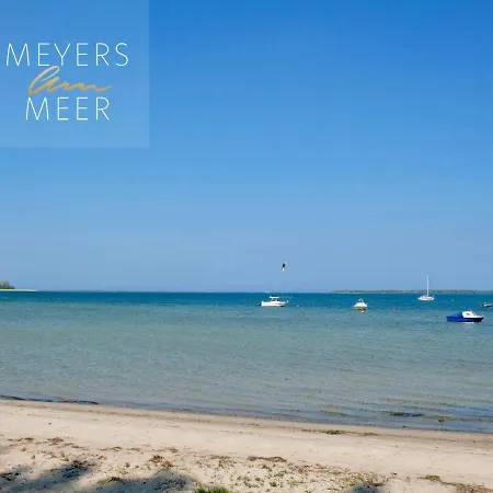 Schwarzes Holzferienhaus Mit Sauna In -- Sonneneck -- 500m Zum Ostsee-strand, 4 - 6 Personen