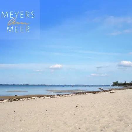 Schwarzes Holzferienhaus Mit Sauna In -- Sonneneck -- 500m Zum Ostsee-strand, 4 - 6 Personen * 齐罗