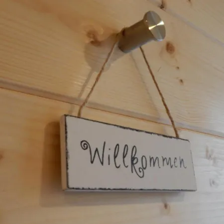 Schwarzes Holzferienhaus Mit Sauna In -- Sonneneck -- 500m Zum Ostsee-strand, 4 - 6 Personen *