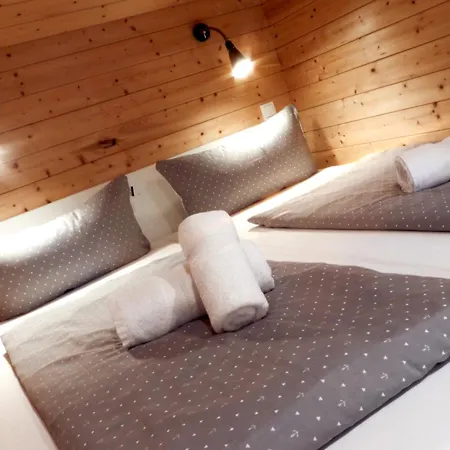 Holiday home Schwarzes Holzferienhaus Mit Sauna In -- Sonneneck -- 500m Zum Ostsee-strand, 4 - 6 Personen Zierow